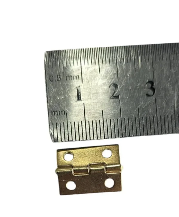 لولا کتابی کوچک ۲۰ میل