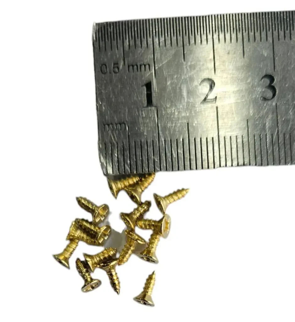 پیچ ۲×۶ میل طلایی