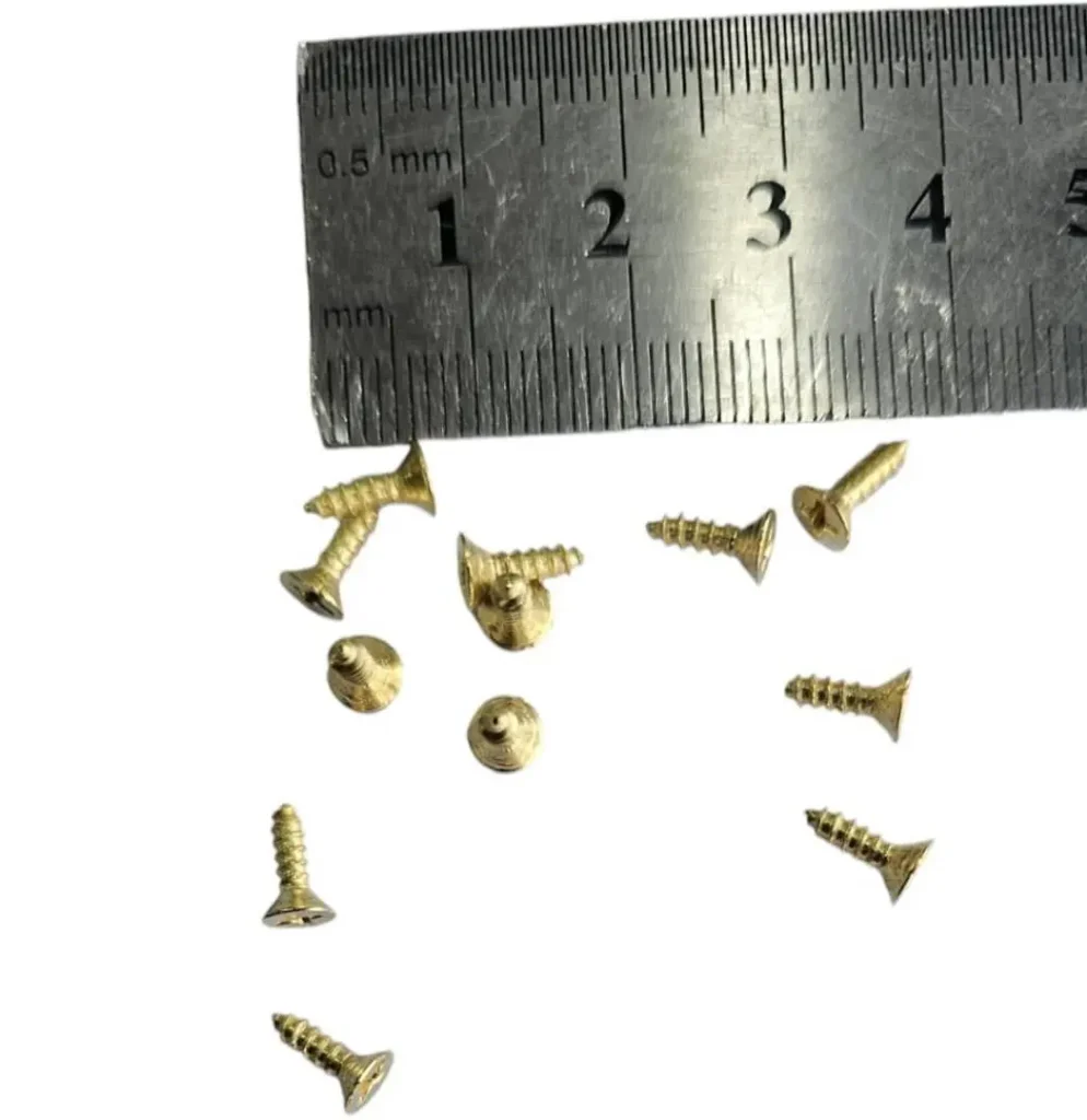 پیچ ۲×۸ میل طلایی